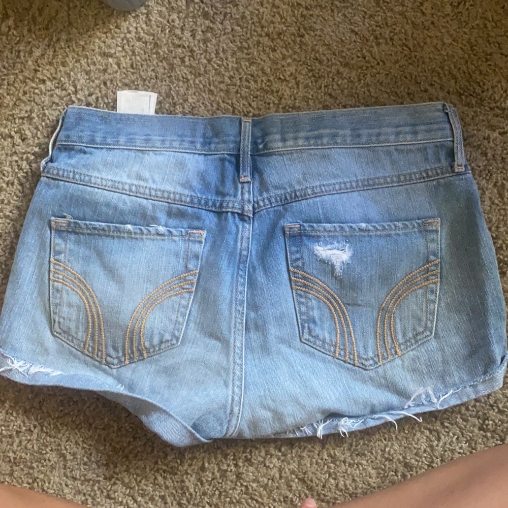 Hollister Ripped Jean Shorts - Picture 3 of 3